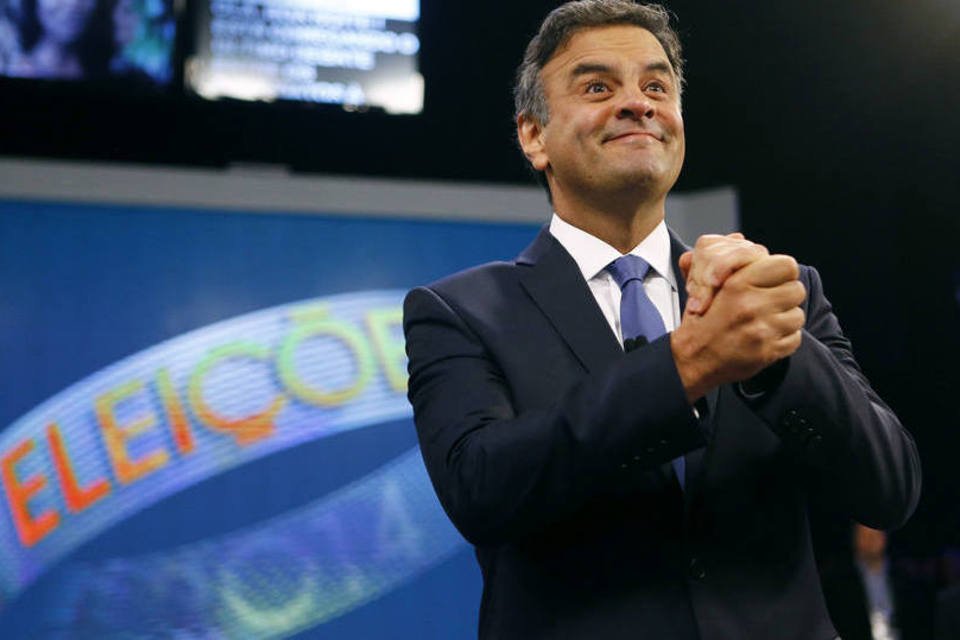 PSDB não pode "saltar etapas", diz Aécio sobre Alckmin