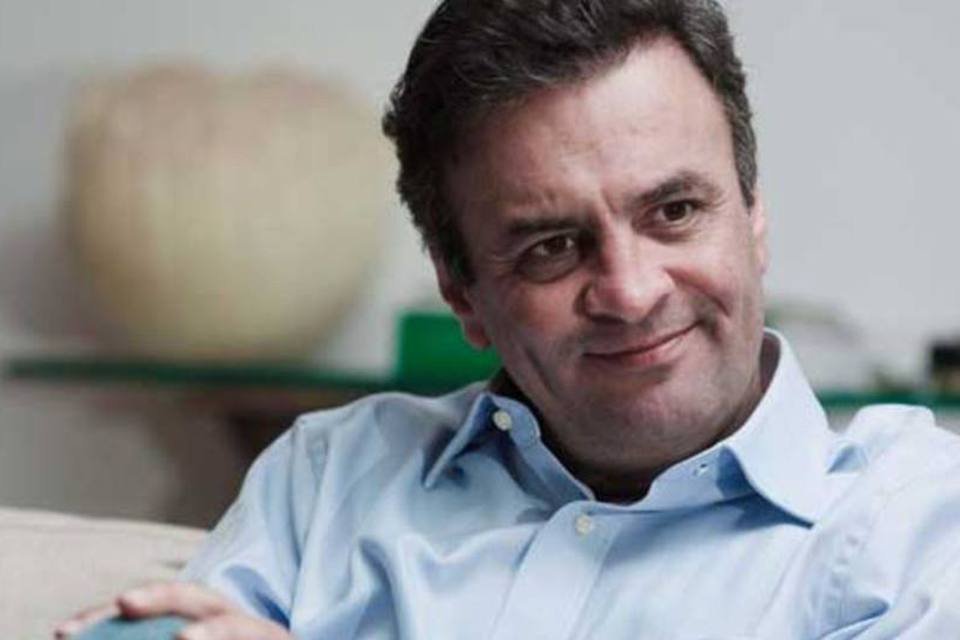 Aécio cobra investigação no Ministério dos Transportes