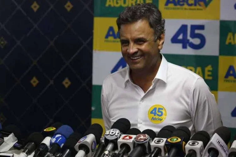 Aécio Neves (PSDB) durante coletiva de imprensa em Belo Horizonte, Minas Gerais (Orlando Brito/Coligação Muda Brasil/Divulgação)