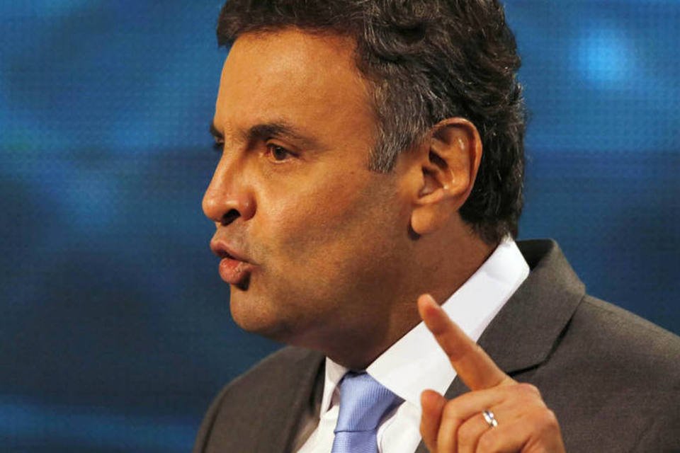 Aécio diz que cresceu bem mais que Dilma no 2º turno