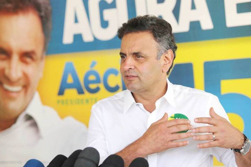 PT estimula divisão do país por projeto de poder, diz Aécio