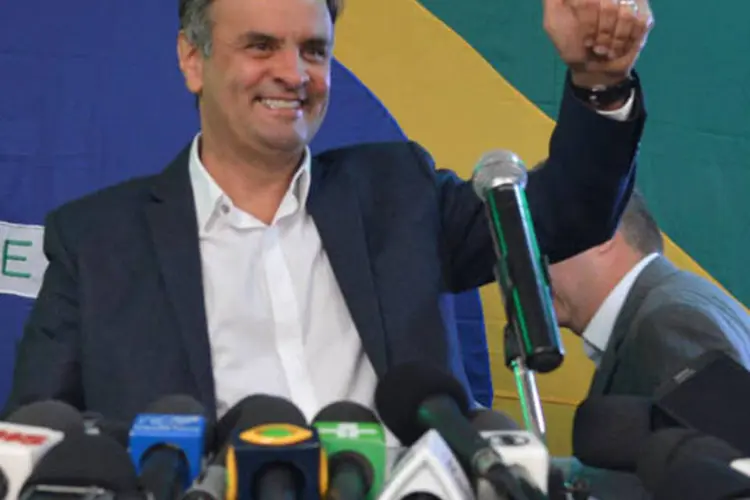 
	A&eacute;cio Neves (PSDB) em entrevista coletiva ap&oacute;s a apura&ccedil;&atilde;o de votos do 1&ordm; turno
 (Valter Campanato/Agência Brasil)