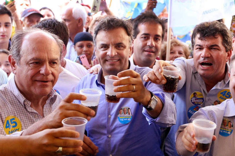 Mau desempenho em MG esquenta clima na campanha tucana