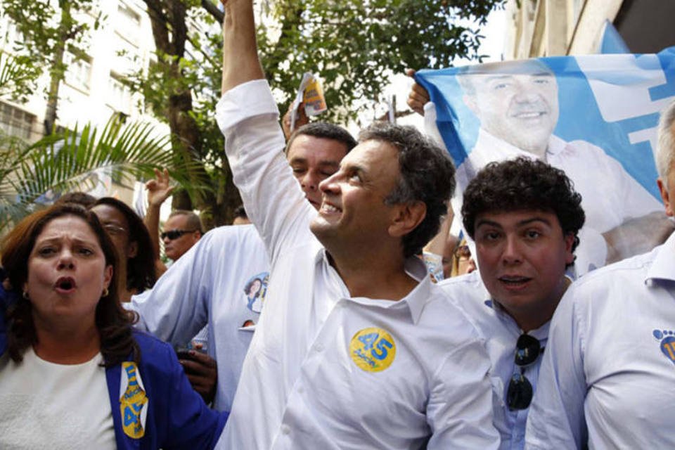 Aécio promete investimentos privados para mobilidade urbana