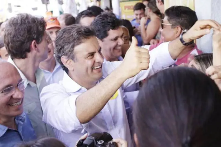 Aécio Neves, candidato do PSDB à Presidência da República, faz caminhada em Linhares (ES) (Igo Estrela/Coligação Muda Brasil/Divulgação)