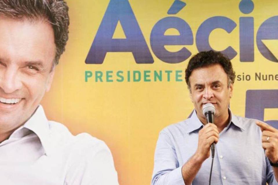 Aécio cumpre agenda na Central Única das Favelas