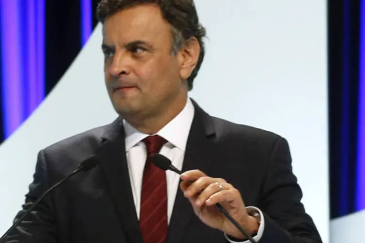 
	Candidato do PSDB &agrave; Presid&ecirc;ncia, A&eacute;cio Neves, durante debate eleitoral na sede do SBT, em S&atilde;o Paulo
 (Paulo Whitaker/Reuters)