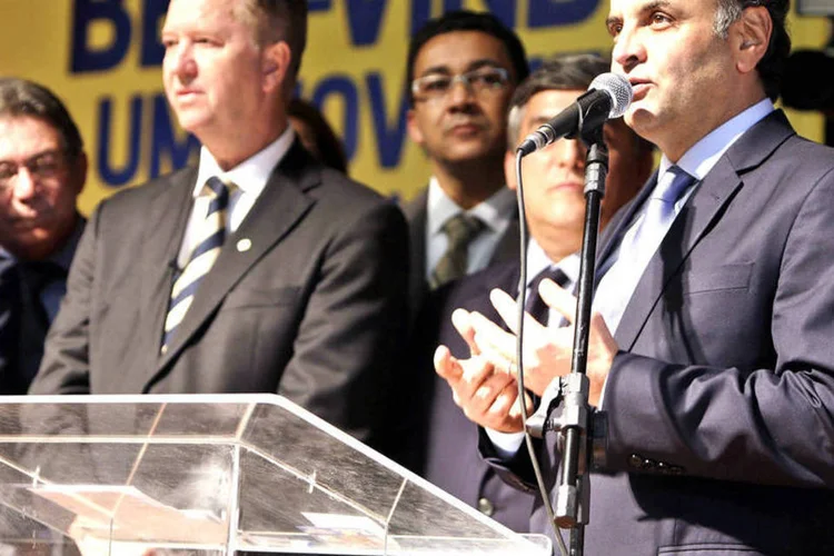Aécio Neves (PSDB) durante encontro com profissionais de saúde, em Brasília (Igo Estrela/Coligação Muda Brasil)
