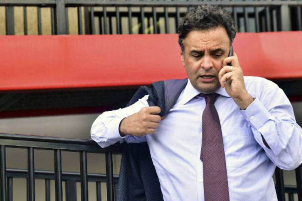 Aécio classifica como "ataque" declaração de Carvalho