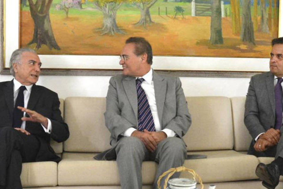 Renan se reúne com Temer e Aécio em Brasília