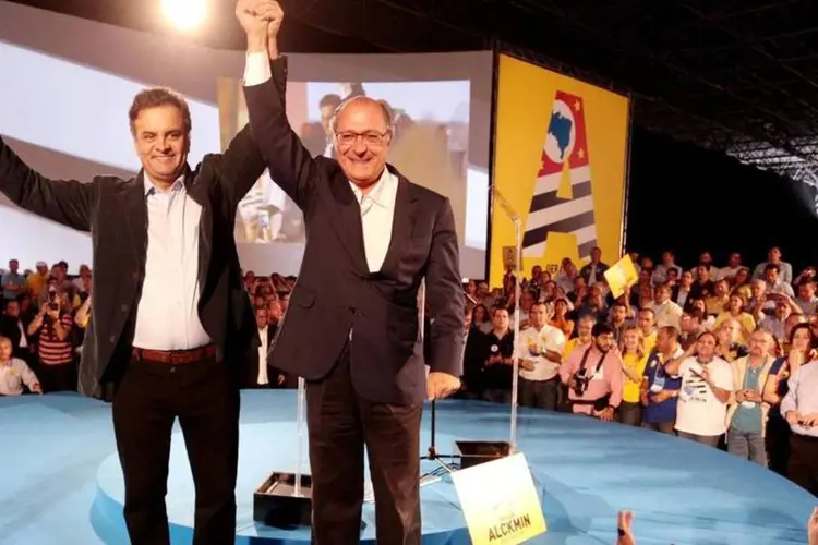 
	A&eacute;cio Neves e Geraldo Alckmin em conven&ccedil;&atilde;o do PSDB
 (Divulgação/PSDB)