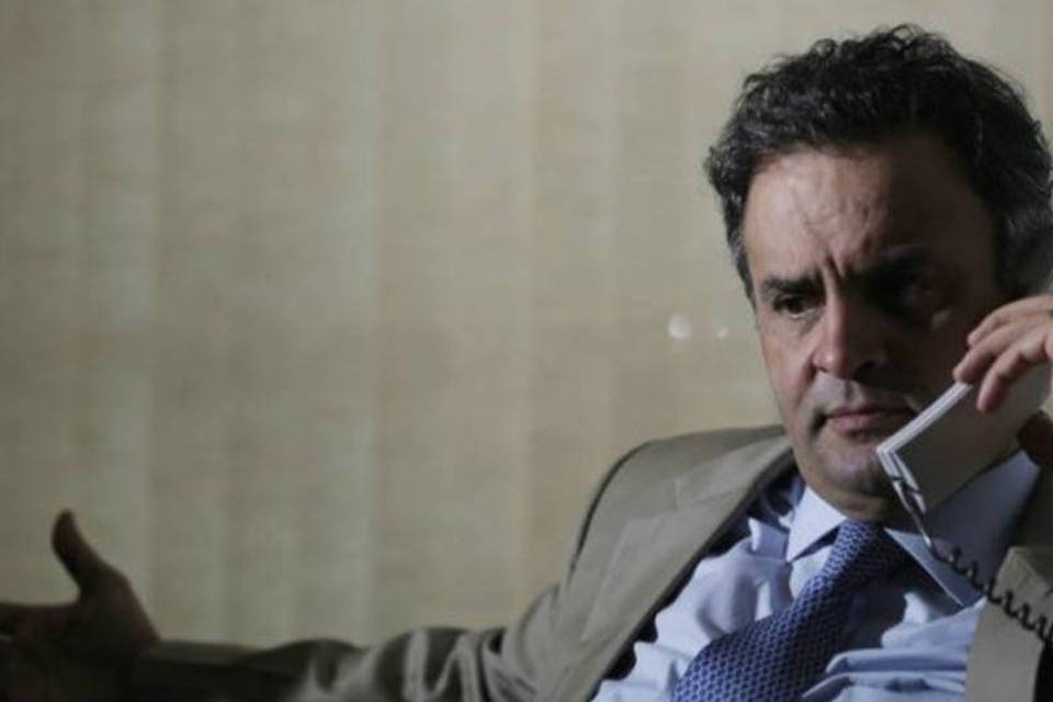 Aécio nega que aeroporto em MG teria beneficiado sua família