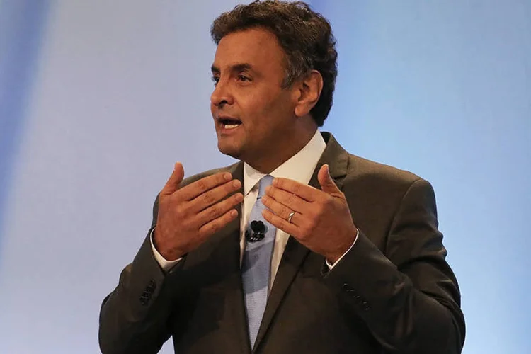 
	O senador mineiro repetiu a fala de um colega paulista: &quot;Repetindo o que disse hoje o senador Aloysio Nunes, n&atilde;o vai ter golpe, vai ter &eacute; impeachment&quot;
 (REUTERS/Nacho Doce)