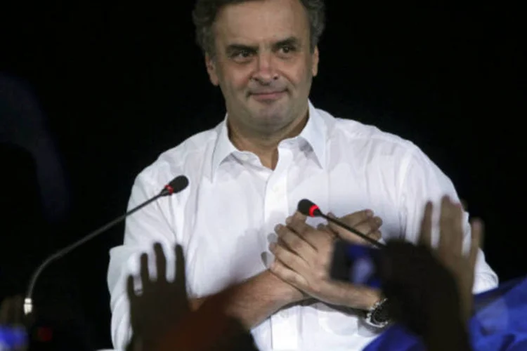 
	A&eacute;cio Neves: contra o tucano, Dilma deve insistir que, se ele for eleito, o Pa&iacute;s entrar&aacute; em uma grave recess&atilde;o
 (REUTERS/Ueslei Marcelino)