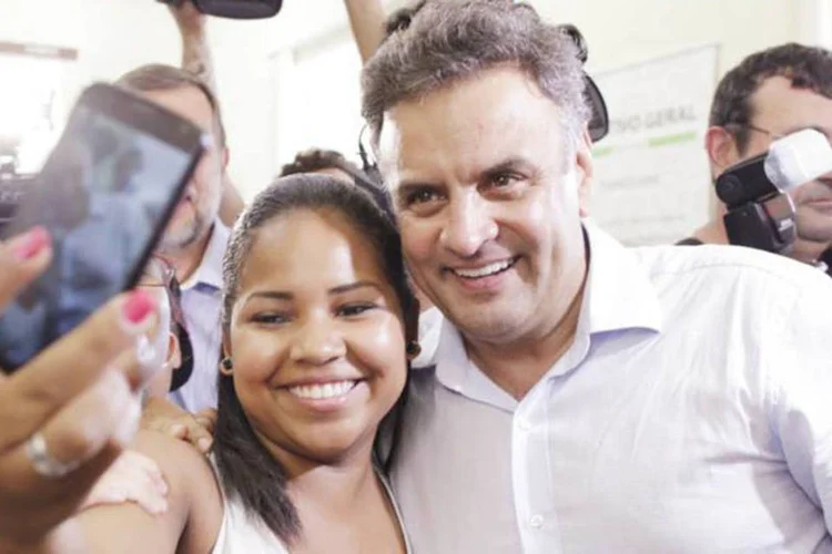 
	 As pesquisas Datafolha e Ibope, publicadas neste s&aacute;bado (25) mostram queda na diferen&ccedil;a entre Dilma e A&eacute;cio
 (Divulgação/ Facebook/ Aécio Neves)
