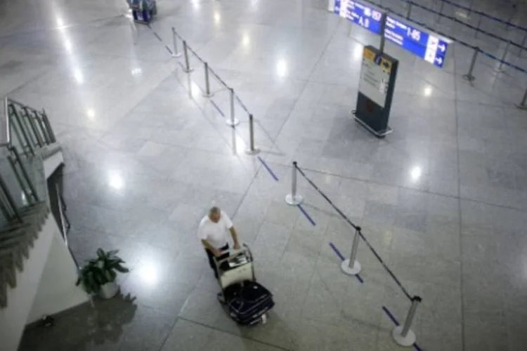 O aeroporto de Atenas: polícia não especificou a data do roubo (ANGELOS TZORTZINIS/AFP)