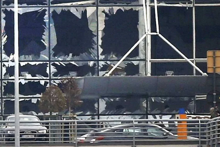 
	Explos&otilde;es na B&eacute;lgica: ao menos 26 pessoas morreram e 130 ficaram feridas em ataques em aeroporto e esta&ccedil;&atilde;o de metr&ocirc;
 (Francois Lenoir/Reuters)