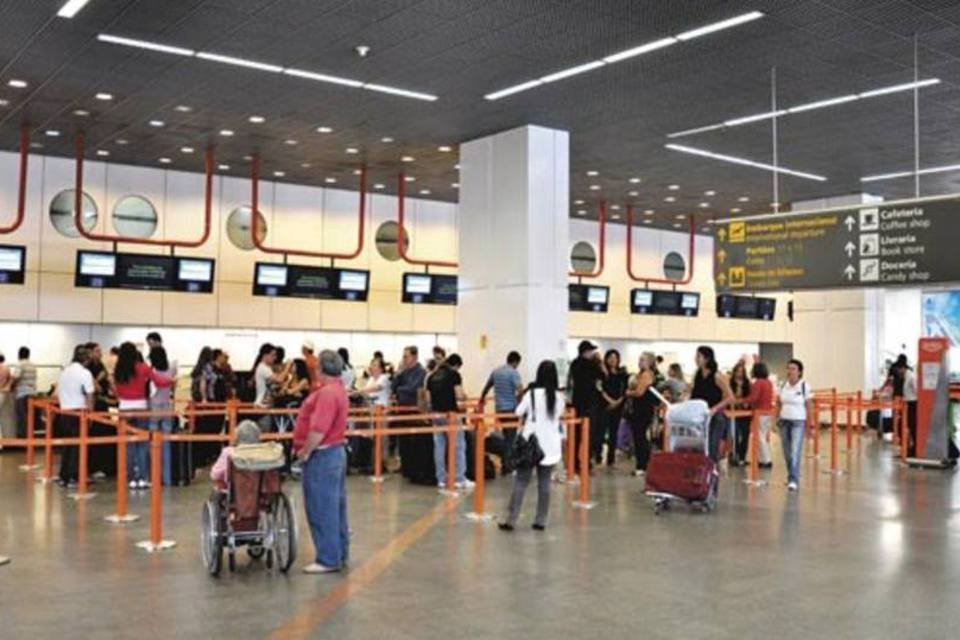 Aeroportos têm movimento normal na véspera de Natal, diz Infraero | Exame