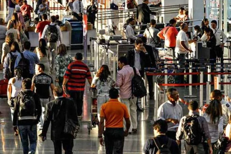 
	Aeroporto de Bras&iacute;lia: est&atilde;o programados para esses dias 1,4 mil pousos e decolagens em Bras&iacute;lia
 (Cristiano Mariz/EXAME.com)