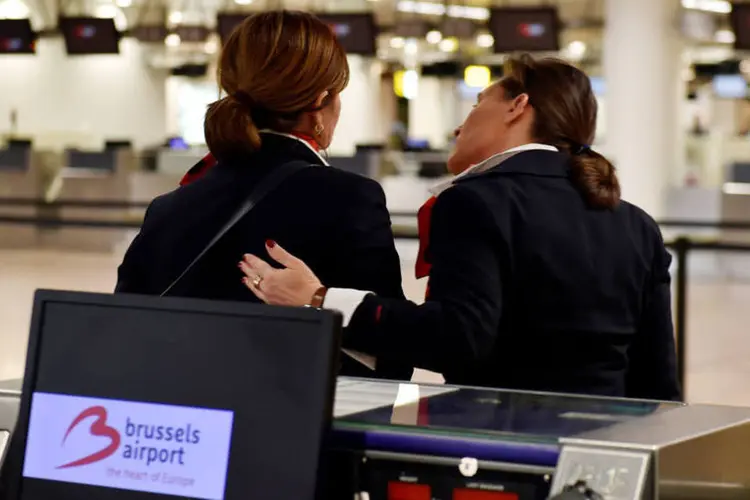 
	Aeroporto de Bruxelas: a reabertura completa do terminal de sa&iacute;das tamb&eacute;m afeta as esta&ccedil;&otilde;es de &ocirc;nibus e trem do aeroporto, cujos acessos diretos tinham sido fechados
 (Eric Vidal / Reuters)