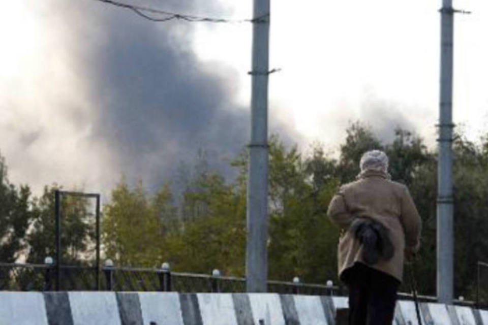 Exército ucraniano e rebeldes lutam por aeroporto de Donetsk