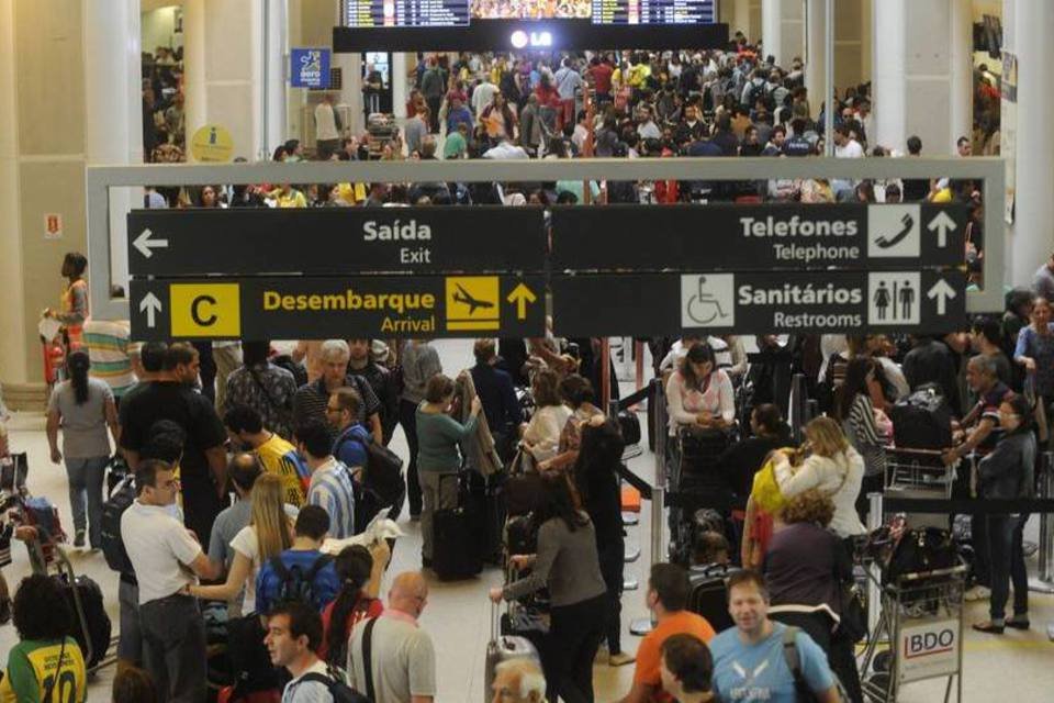 Movimento em aeroportos deve cair 20% no fim de ano