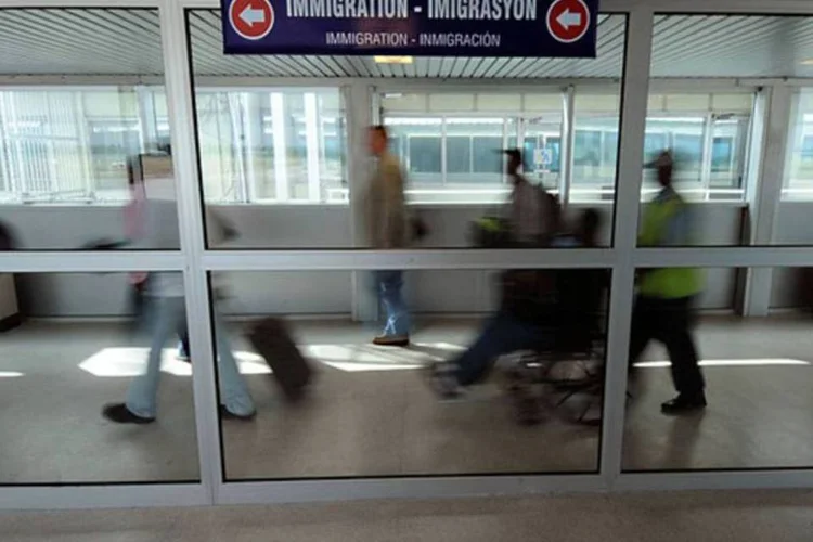 
	A Administra&ccedil;&atilde;o da Seguran&ccedil;a no Transporte permitiu o uso deste tipo de tecnologia em outubro de 2010
 (Wikimedia Commons)