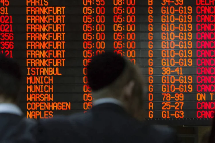 
	V&aacute;rios voos foram cancelados no Aeroporto Internacional Ben-Guirion, em Tel Aviv
 (Siegfried Modola/Reuters)
