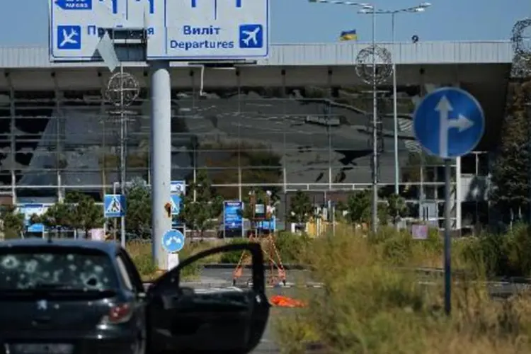 
	Aeroporto de Donetsk: autoridades ucranianas disseram que ainda guardam suas posi&ccedil;&otilde;es no local
 (Francisco Leong/AFP)