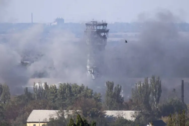 Aeroporto atacado em Donetsk: aumentaram os disparos de artilharia e por morteiros entre separatistas e tropas do governo em Donetsk (Shamil Zhumatov/Reuters)