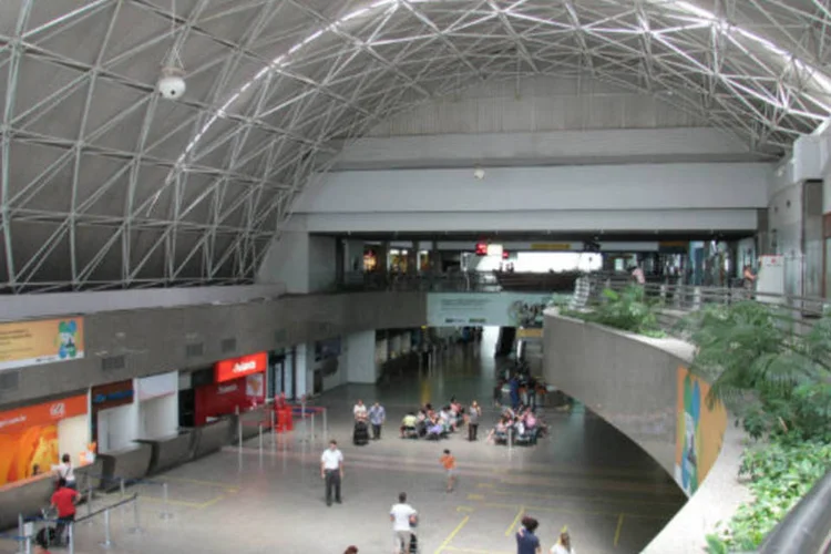 
	Com isso, al&eacute;m dos aeroportos de Salvador (BA), Porto Alegre (RS) e Florian&oacute;polis, tamb&eacute;m a capital do Cear&aacute; passa a integrar a lista dos terminais inclu&iacute;dos no pacote de investimento em log&iacute;stica
 (LEO FELTRAN/VEJA SÃO PAULO)