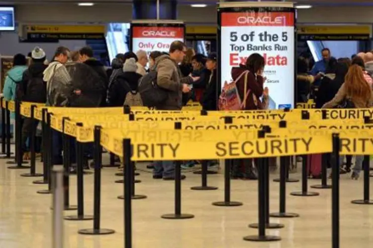 Aeroporto JFK, na cidade americana de Nova York: suspeito de ter vínculos com jihadistas foi preso (Stan Honda/AFP)