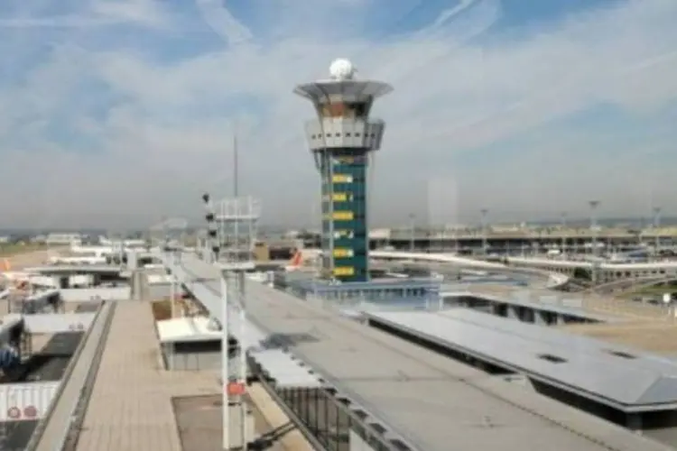 O Aeroporto de Orly, em Paris, é um dos afetados pela paralisação do oleoduto