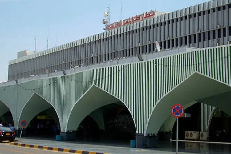 A utilização de armamento pesado por parte dos milicianos obrigou as autoridades do aeroporto a desviaram o tráfego ao aeroporto de Matiga, a 15 quilômetros da capital (Wikimedia Commons)