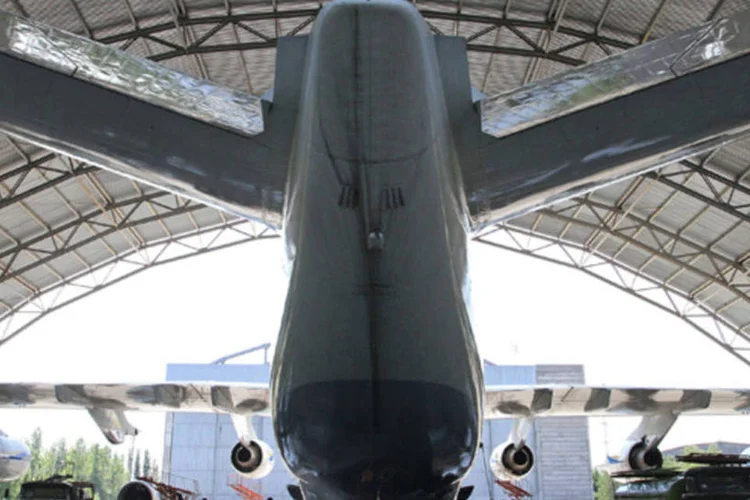 
	Aeroporto na Ucr&acirc;nia: &quot;a presen&ccedil;a de um representante de um Estado estrangeiro no territ&oacute;rio da Ucr&acirc;nia sem o consentimento da parte ucraniana &eacute; uma viola&ccedil;&atilde;o das regras&quot;, diz porta-voz
 (Andrey Rudakov/Bloomberg)