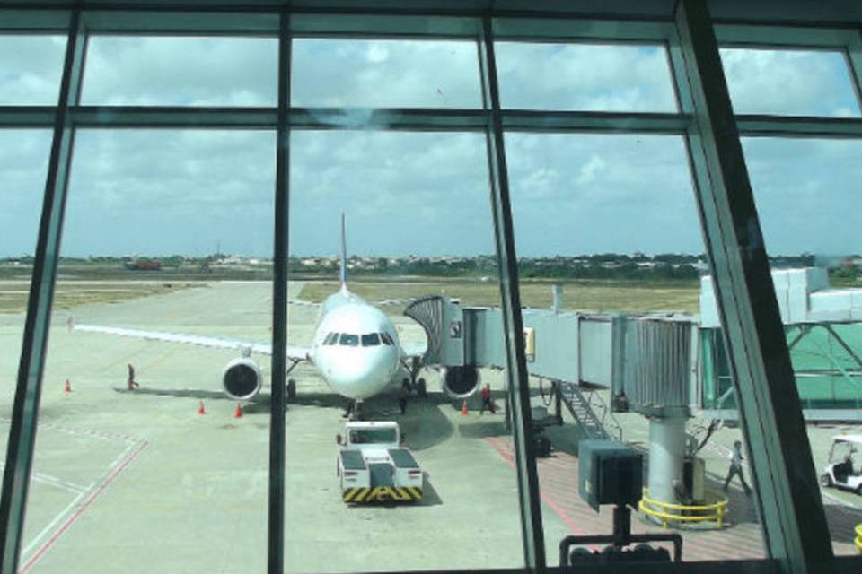 Obras de 270 aeroportos regionais só começarão em 2014