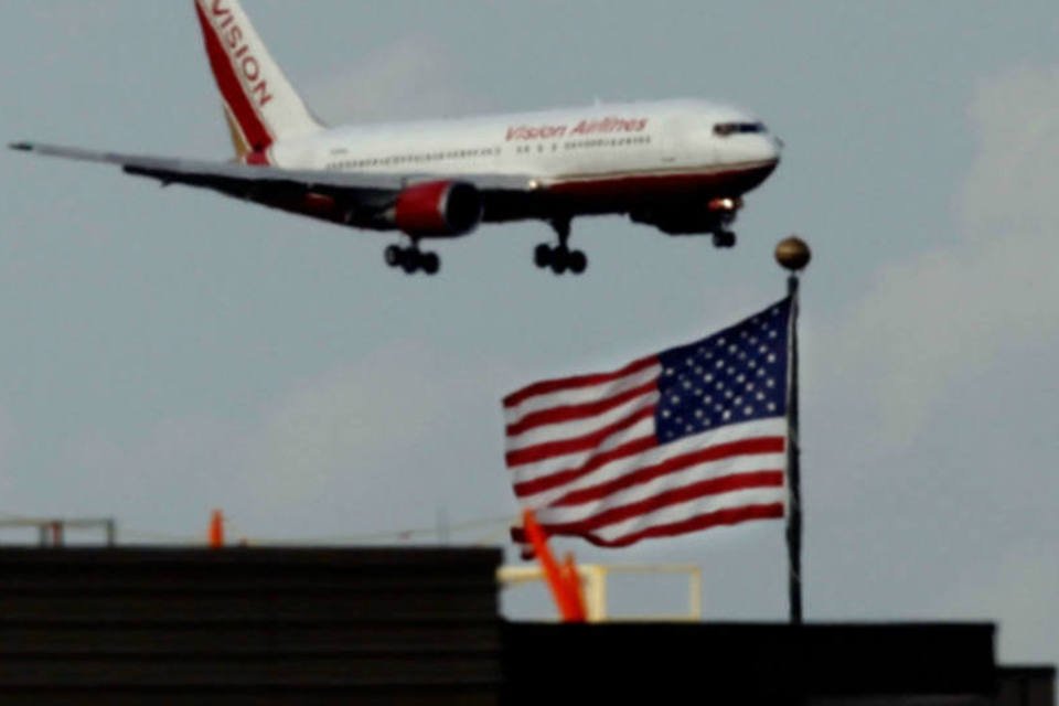 Asas de dois aviões se chocam em aeroporto nos EUA