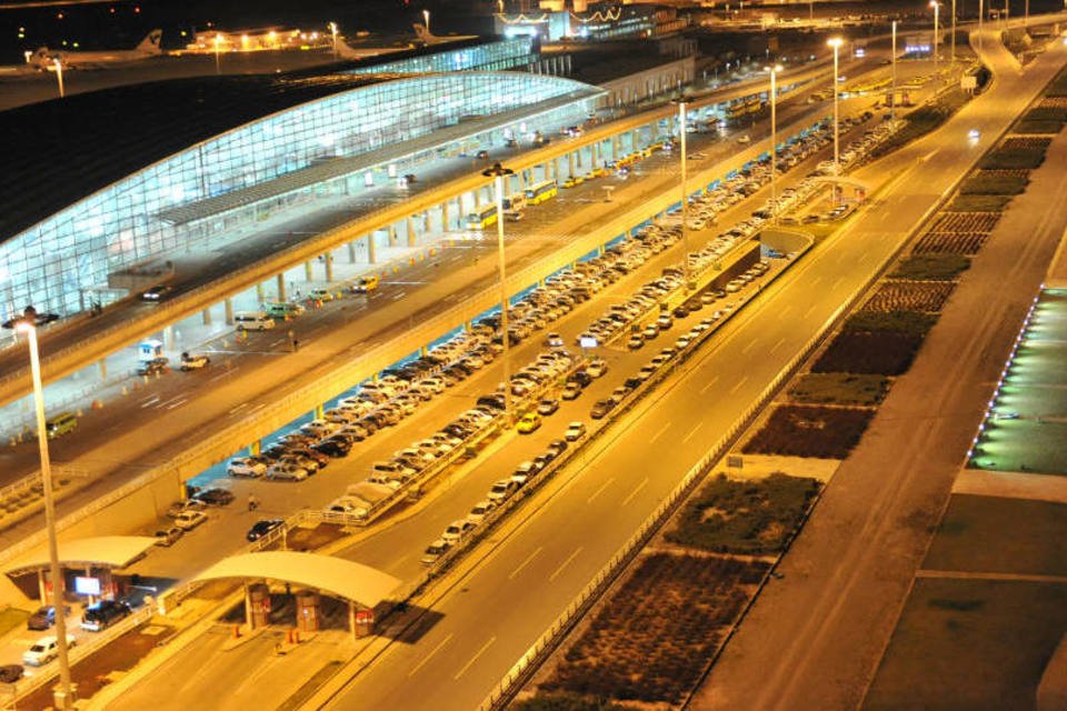 Arábia Saudita suspende voos com destino ao Irã