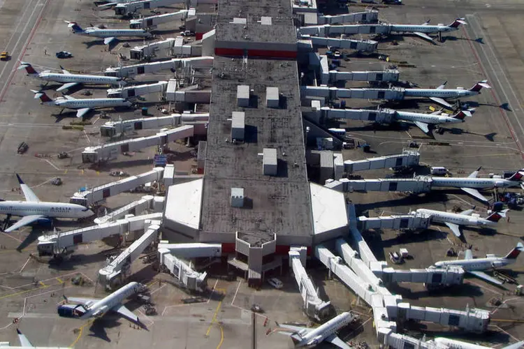 Aeroporto de Atlanta: passageiros da Delta, companhia com a maior operação em Atlanta, foram os principais atingidos pelo apagão (Redlegsfan21/Wikimedia Commons/Wikimedia Commons)