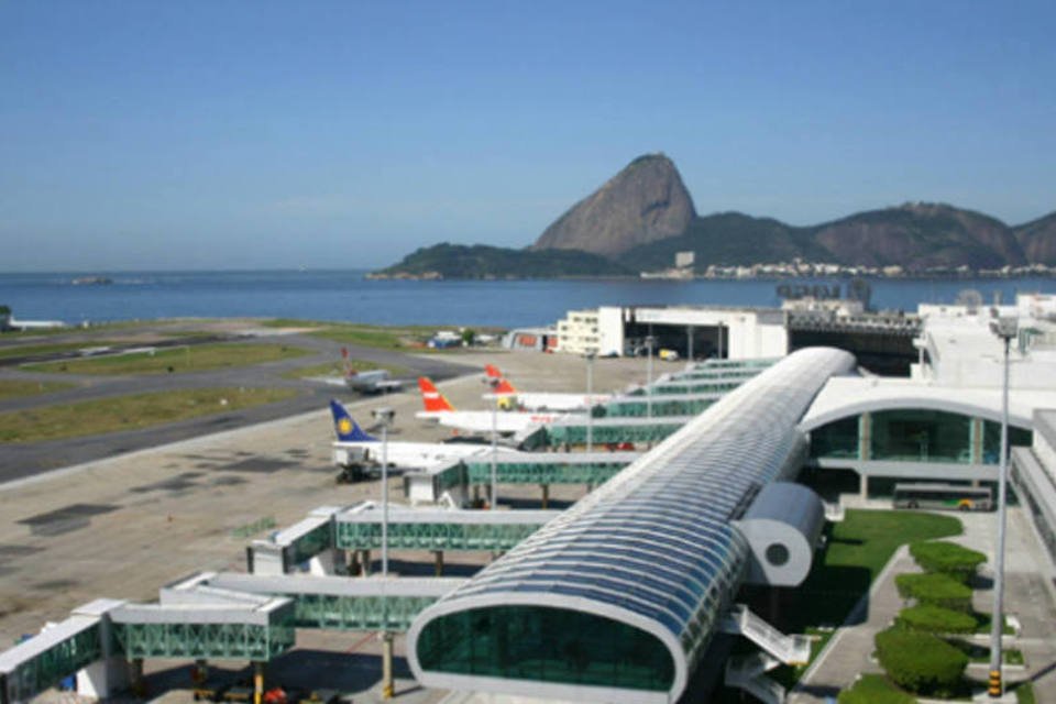 Aeroporto Santos Dumont fecha quatro vezes devido ao mau tempo