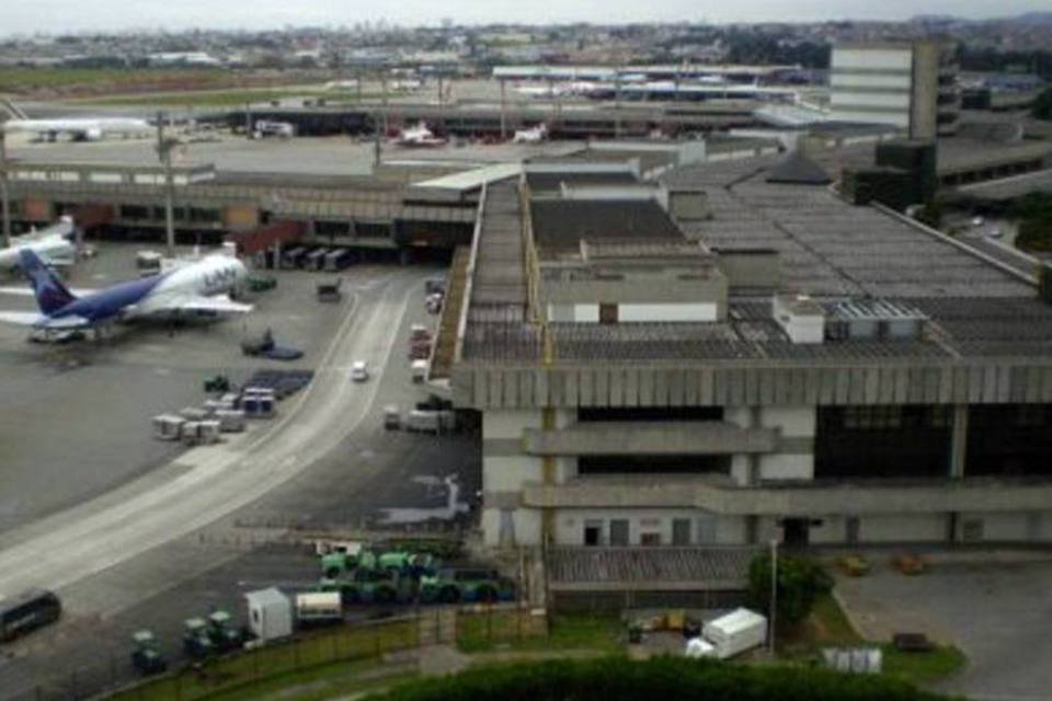 Palocci: obras em aeroportos serão feitas com concessão