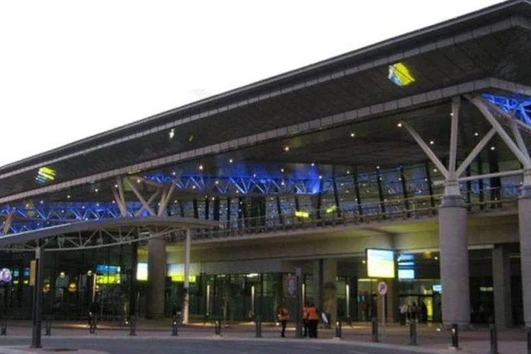 Caos no Aeroporto Internacional King Shaka fez 600 torcedores perderem semifinal da Copa de 2010