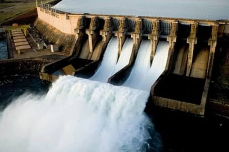 Hidrelétrica da AES Tietê em Barra Bonita, São Paulo: consumidores reclamaram de problemas relacionados a abastecimento de energia (Divulgação/Divulgação)