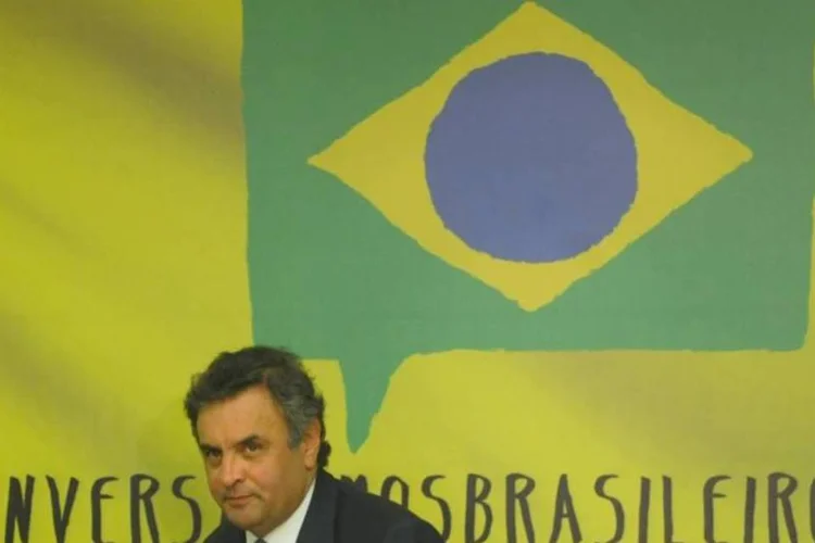 
	O senador A&eacute;cio Neves se prepara para as elei&ccedil;&otilde;es: nas tr&ecirc;s &uacute;ltimas disputas presidenciais, a heran&ccedil;a de FHC foi explorada discretamente pelos candidatos tucanos
 (Jose Cruz/ABr)