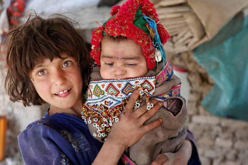 Número de deslocados no Afeganistão duplica em 3 anos