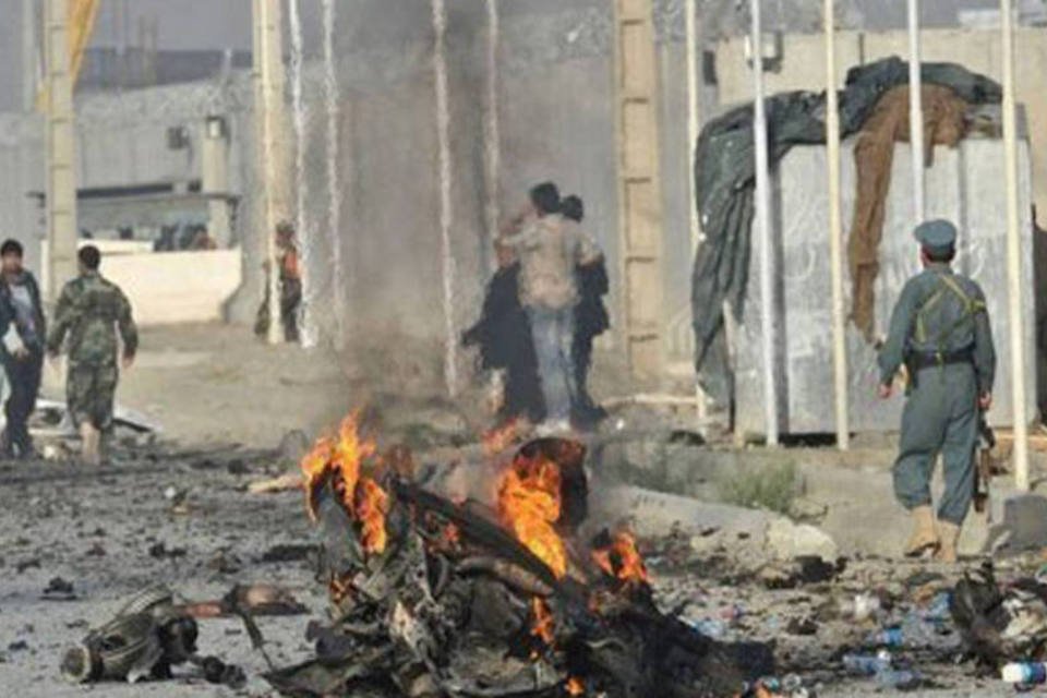 Talibãs entregam às autoridades corpos de soldados afegãos