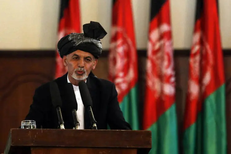 O novo presidente afegão, Ashraf Ghani, faz discurso de posse (Omar Sobhani/Reuters)
