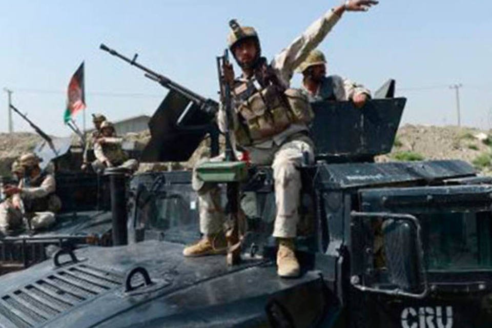 Governo afegão realiza primeiro encontro oficial com talibãs