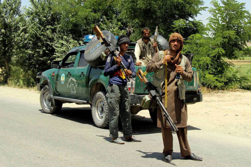 Talibãs executam 16 passageiros de ônibus no Afeganistão