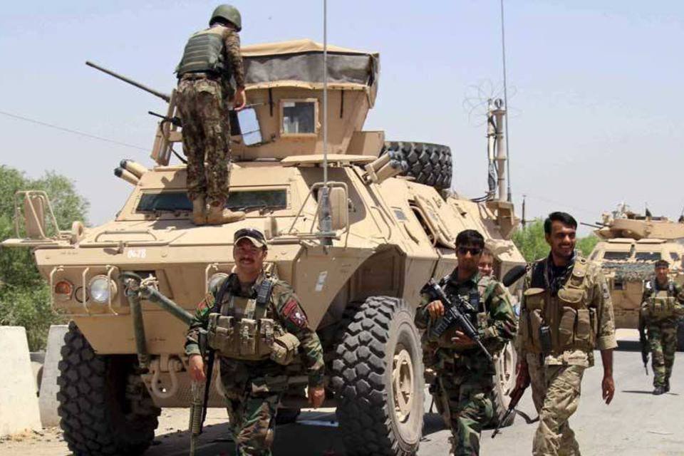 Exército afegão tenta socorrer 18 reféns do talibã